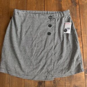 NWT Vylette Black and White Houndstooth Mini Skirt